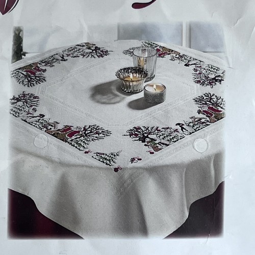 Duftin Santa & Animals Tablecloth Cross-stitch Kit NO FLOSS 5330 Christmas 31.5” - Picture 2 of 3