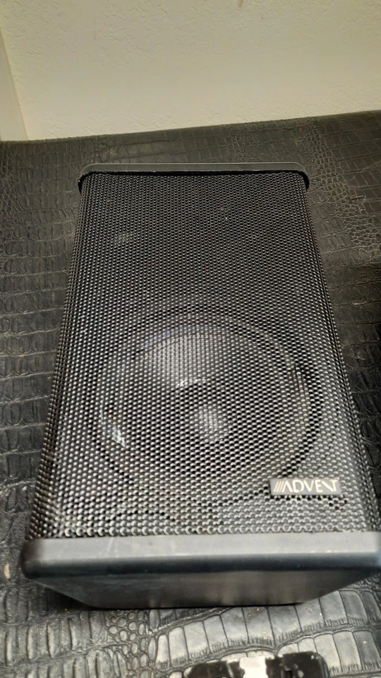 Vintage Advent Mini Bookshelf Speakers - Great Condition, Needs Refoam (Work) - Image 2 of 4