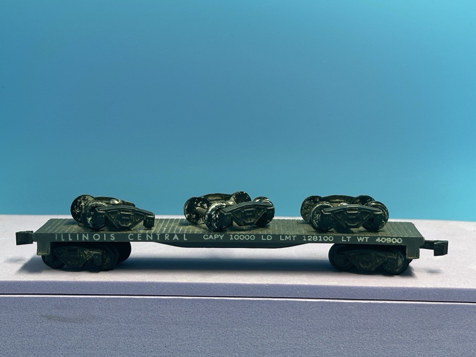 american flyer HO Illinois Central No 128100 Flat Car With Truck Loaf