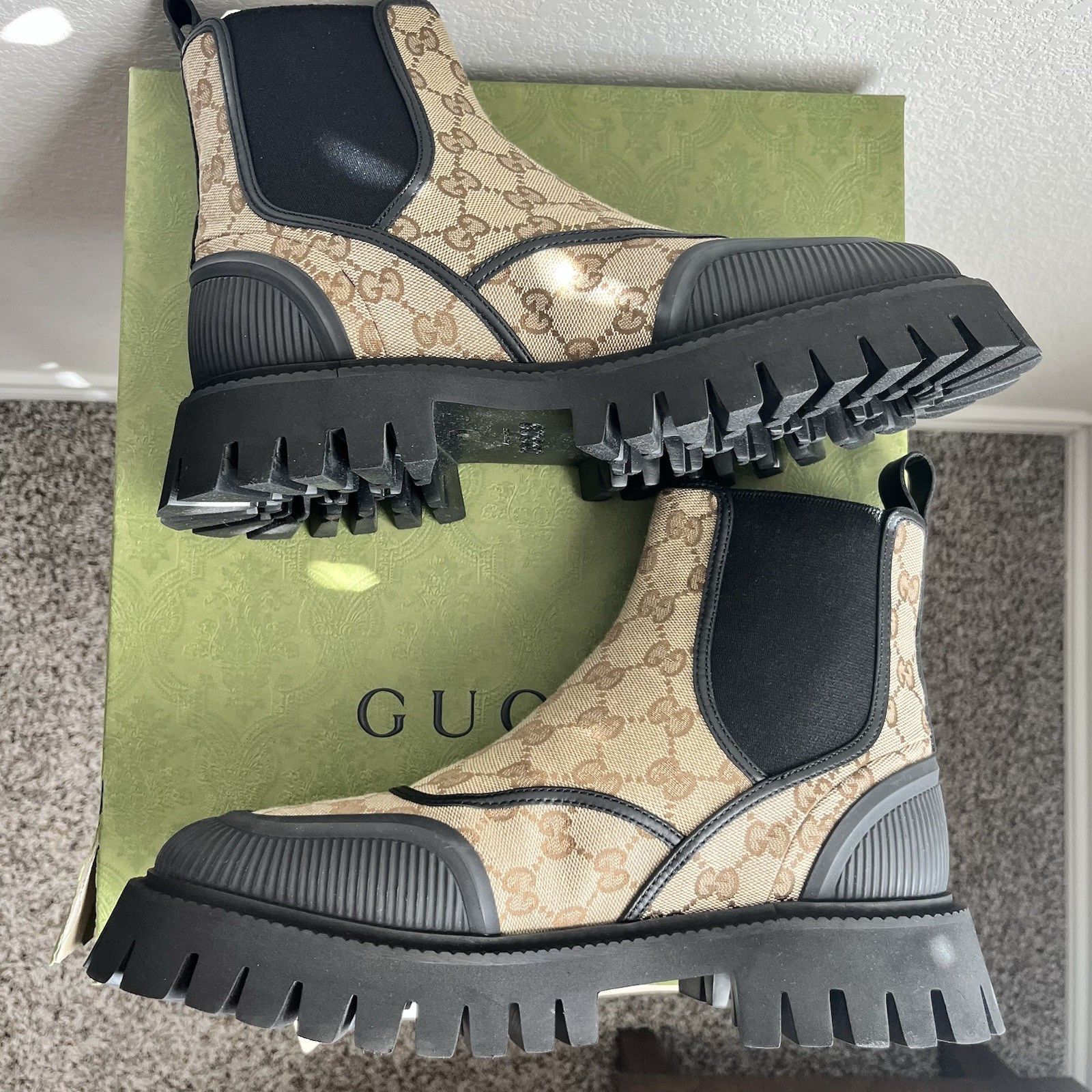 NEW Women’s GG Gucci Canvas Tan and Black Monogram Ankle Boots - EU 40/US 10 thumbnail 2