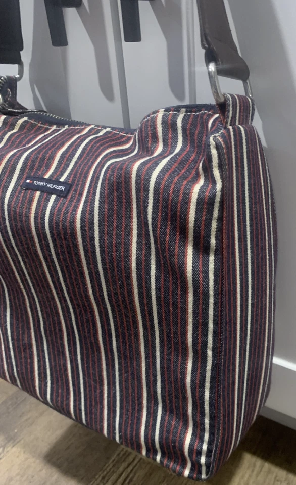 DE COLECCIÓN TOMMY HILFIGER MUJER BOLSO DE HOMBRO LONA ROJO BLANCO AZUL 11x11x4 PLATEADO Foto 3 de 4