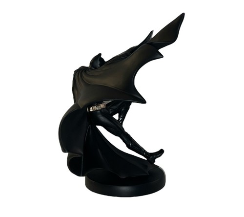 Batman Begins Statue Batman in Flight Limited Edition 1223/4000 DC Direct - Picture 2 of 8