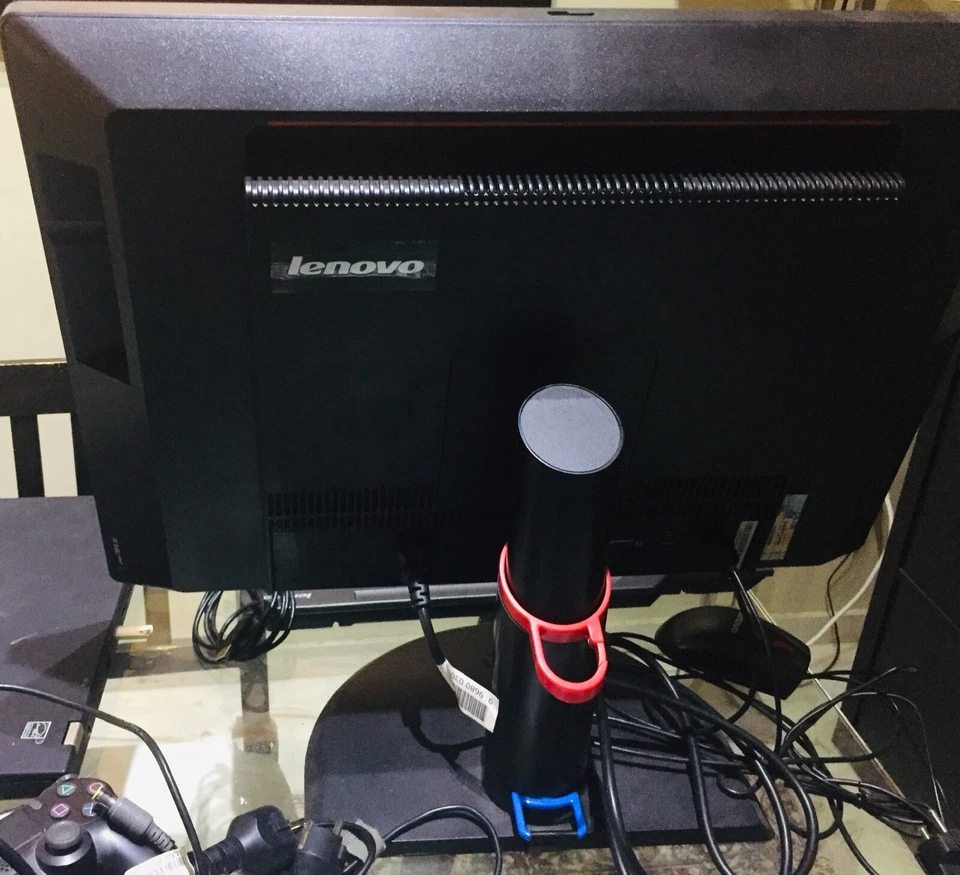 LENOVO THINKCENTRE - Imagen 3 de 3
