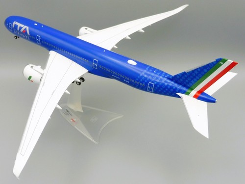 ITA AIRWAYS AIRBUS A350-900 1/200 Herpa 572620 EI-IFB A350 MARCELLO LIPPI ITALIA - Picture 7 of 12