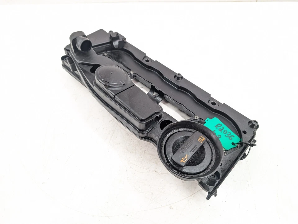 AUDI Q5 8R MK1 ROCKER VALVE COVER 2.0 TDI DIESEL 03L103469L 2009 - Image 4 of 4