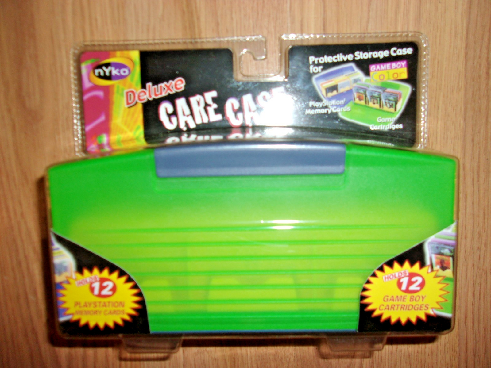 NEW Nyko DELUXE CARE CASE Neon GREEN Holds 12 PS1/2 Memory Cards or 12 GAME BOY