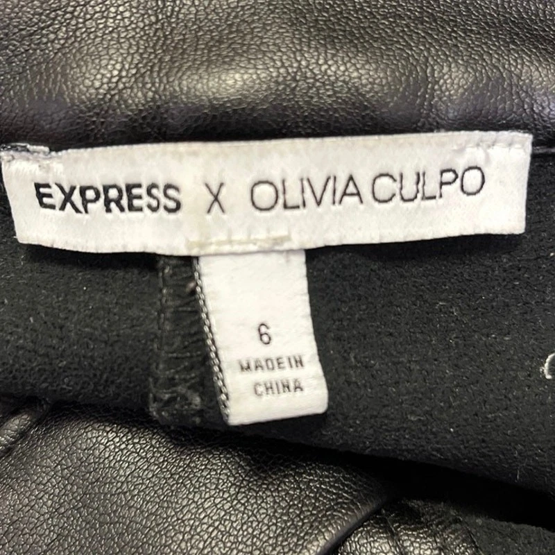 Bermudas Express x Olivia Culpo negras imitación cuero vegano cintura alta talla 6 Foto 4 de 4