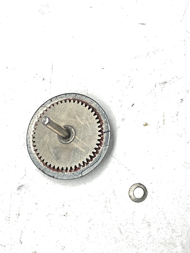 Märklin  ES 800   E-Lok --    RAD mit ACHSE/ZAHNRAD          --   7  /16 - Bild 3 von 3