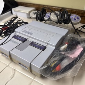 SNES Console Bundle w/  2 Controllers & Cables  (1991 Nintendo)