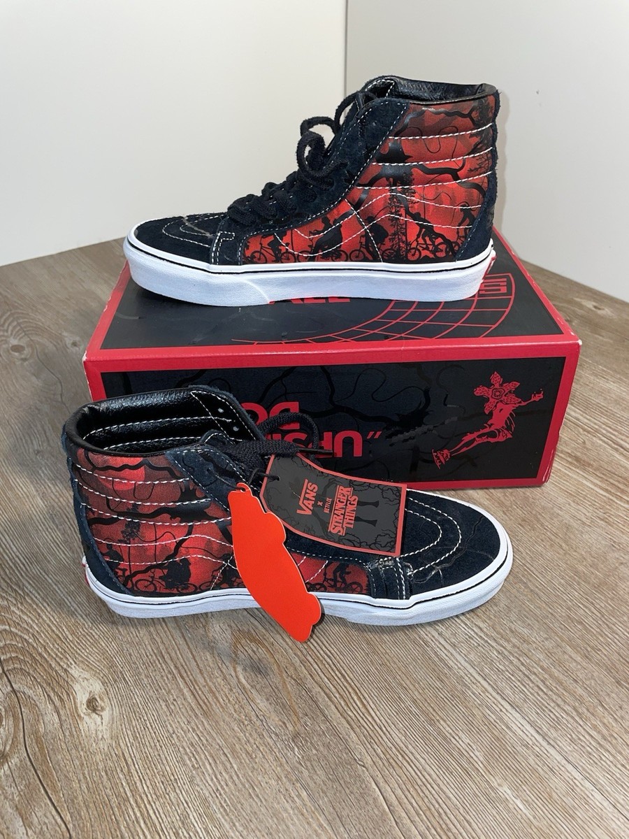 美品 VANS × STRANGER THINGS SK8-HI REISSUE Vans x Stranger Things - Sk8 Hi Reissue Black/Red - Shoes