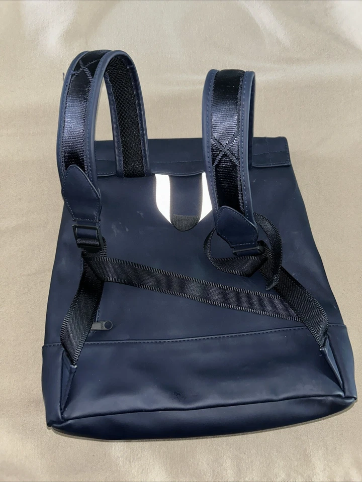 Mochila mediana Hunter for Target azul marino oscuro colección 20 aniversario Foto 2 de 4