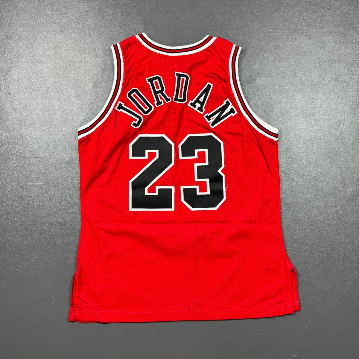 100% Authentic Michael Jordan Vintage Champion 95 96 Bulls Jersey