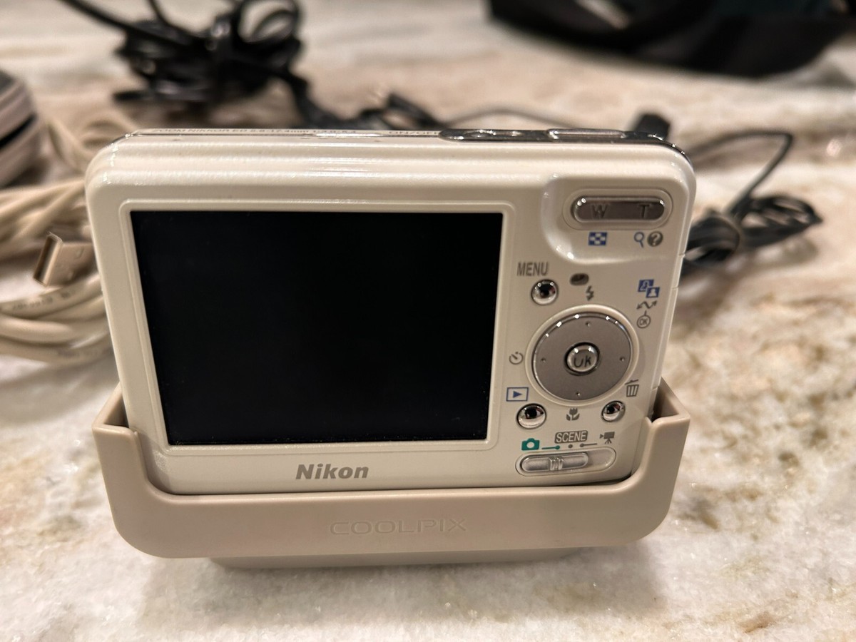 Nikon Coolpix S3 Digital Camera | eBay
