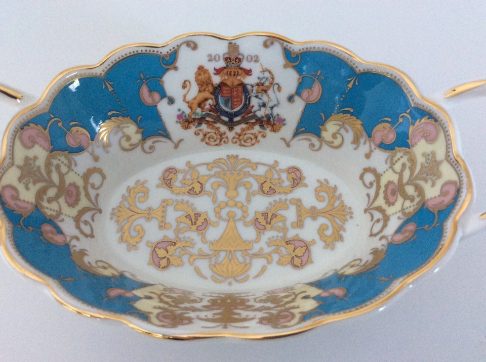 The Royal Collection 2002 Queen Elizabeth II Jubilee Commemorative Basket - Image 4 of 4