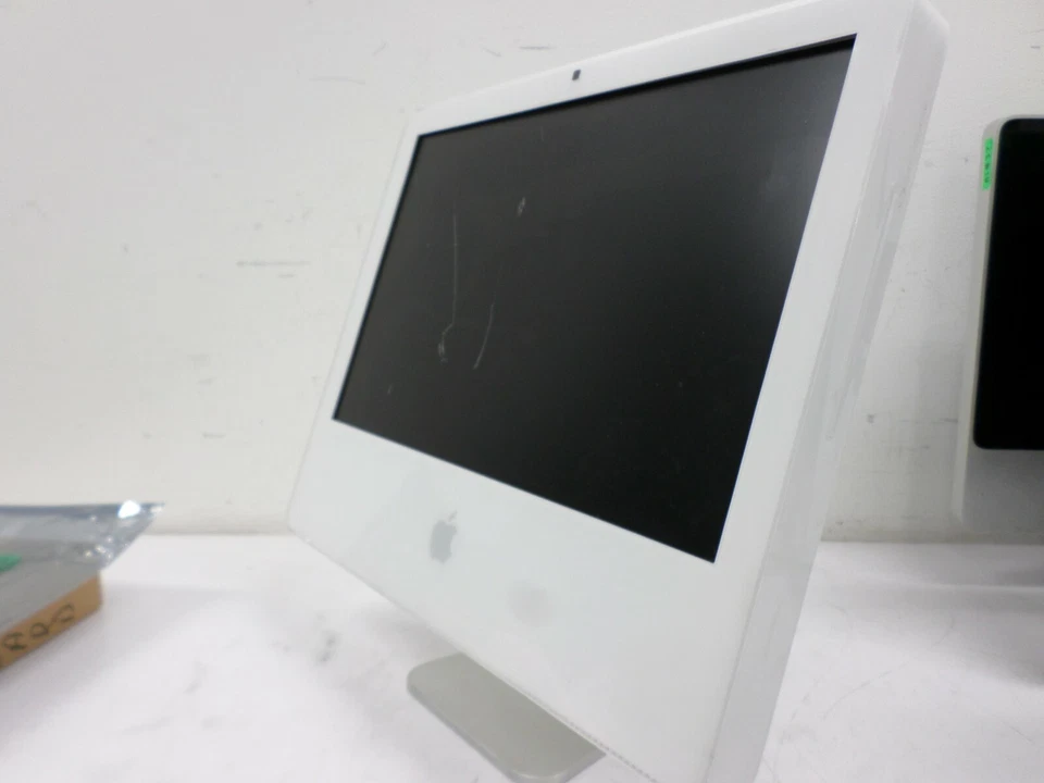 Apple iMac 20-Inch "Core 2 Duo" 2.16 WHITE - Image 3 of 3