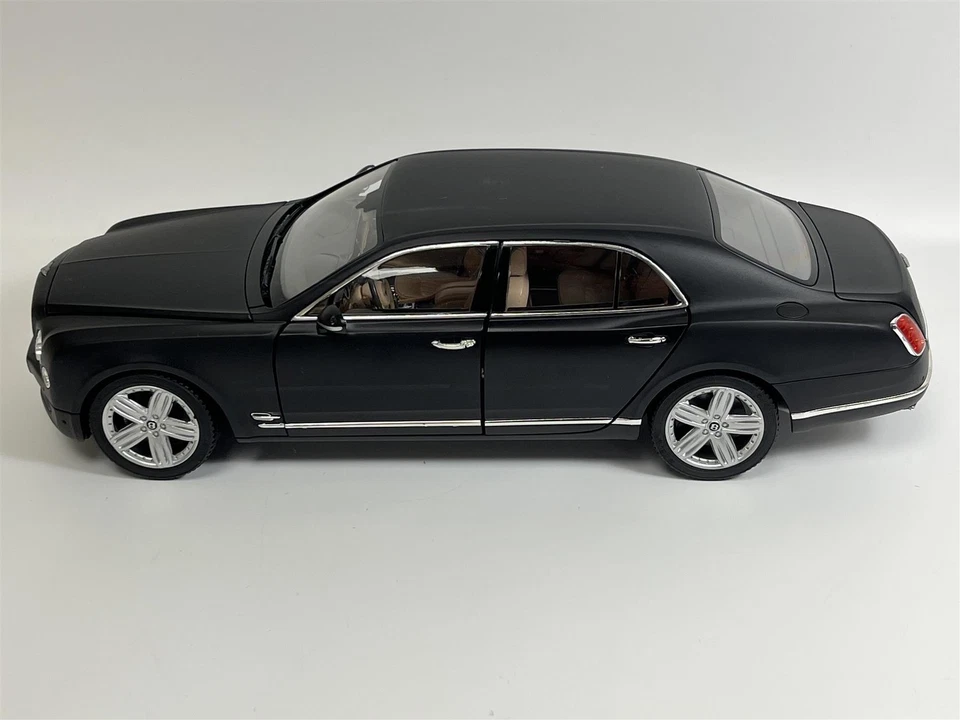 Bentley Mulsanne Matt Black 1:18 Scale Rastar 43800 - Image 3 of 4