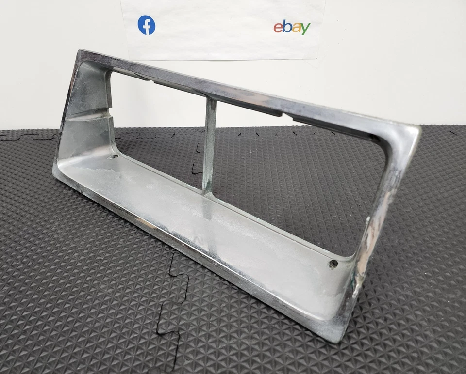 1977-1978; LeSabre ELECTRA HEADLIGHT bezel LH OEM Buick — 第 3/4 张图片