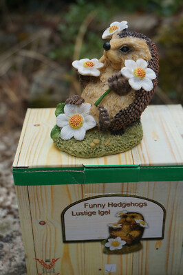 Figurine Collection Hérisson Avec Châtaigne - Résine, 1 Sur 10, Neuve
