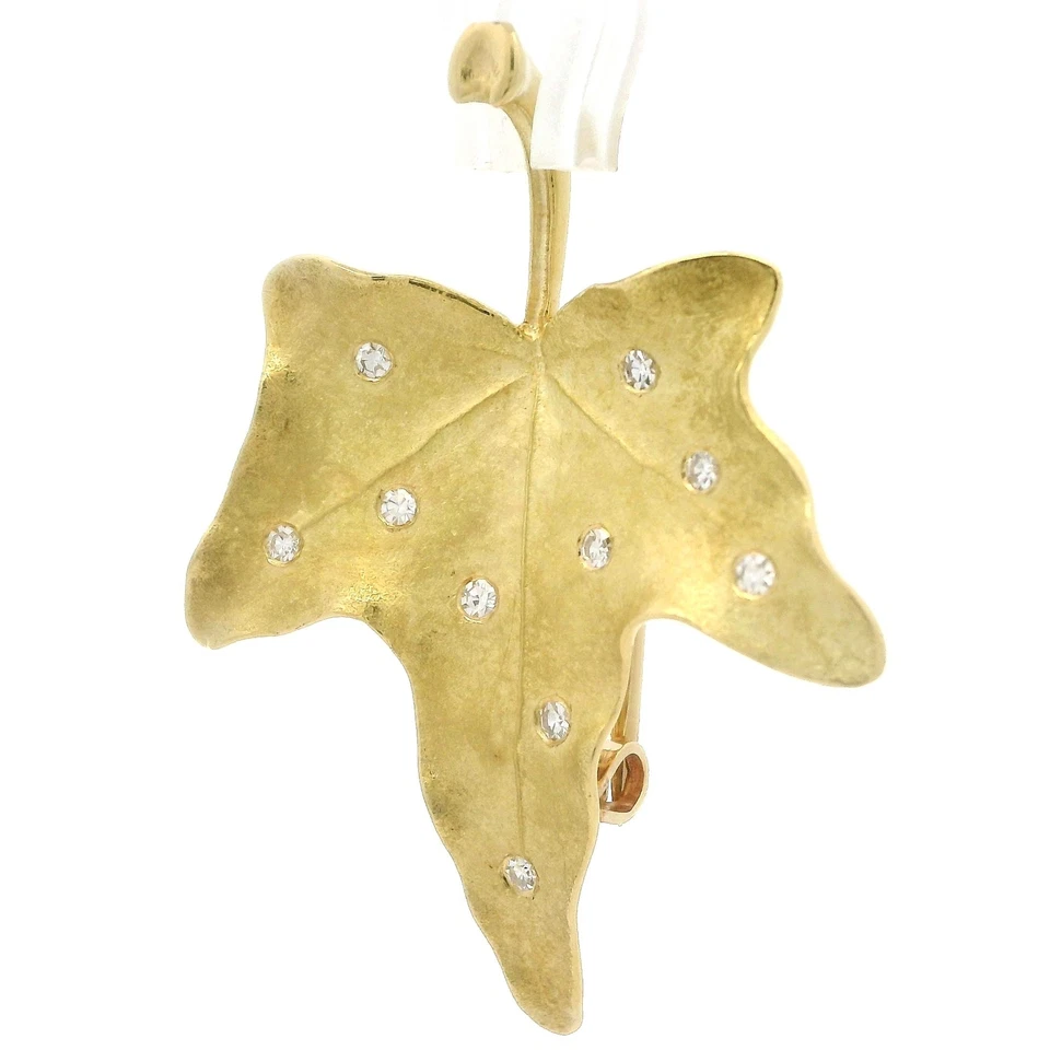 Broche prendedor vintage de oro amarillo de 18k de 0,15 quilates con textura de diamante aspecto realista Foto 3 de 4