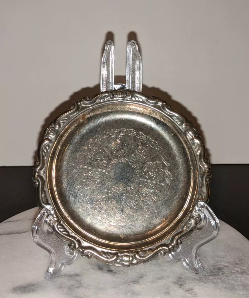 Small round silver tray outlet