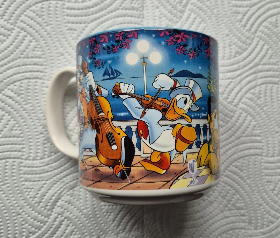 Vintage Walt Disney's Classic Mickey & Friends Serenade Scene Mug ~ Rare. VGC. - Image 4 of 4