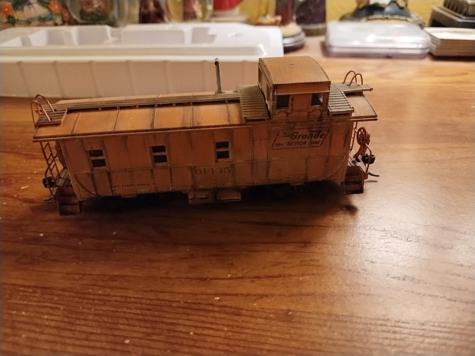 Walthers Platinum 932-7515 Caboose Denver & Rio Grande #01435 *Custom Weathered* - Image 3 of 4
