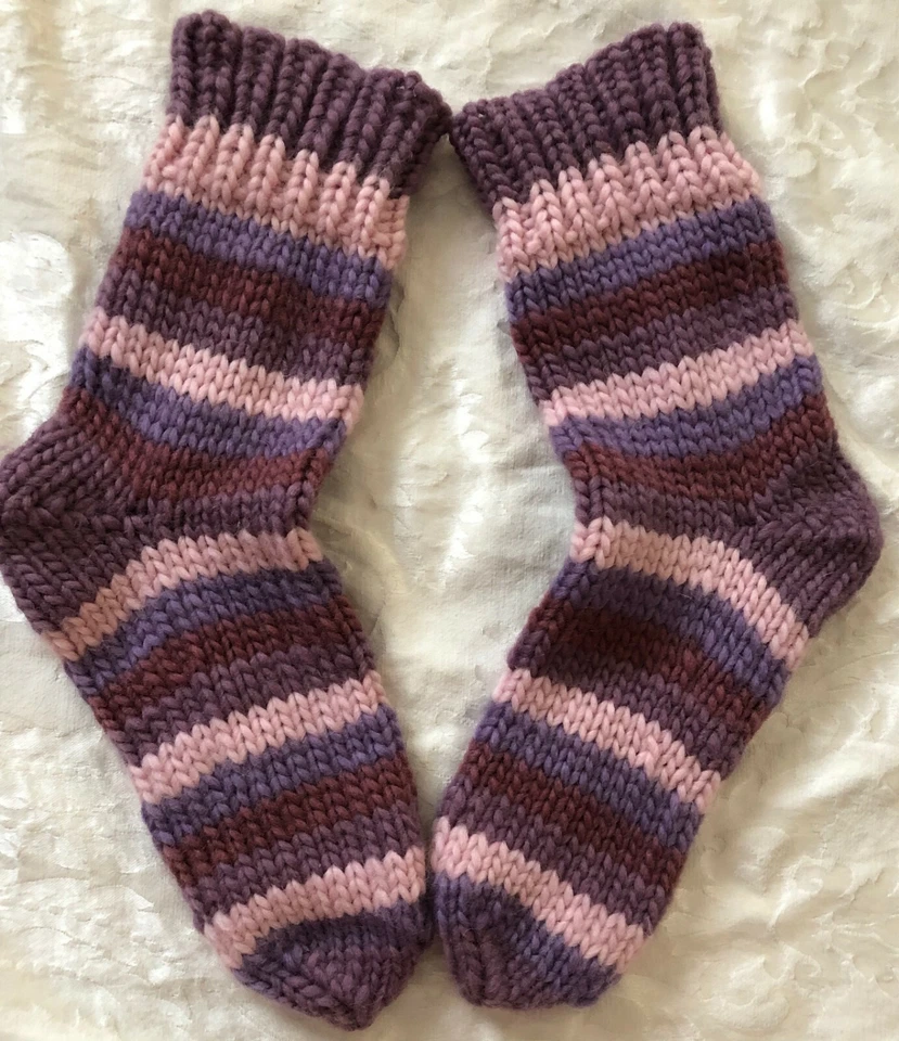 Calcetines para mujer talla US 8-9 media pantorrilla 100 % lana púrpura grueso malva tejido a mano rayas Foto 4 de 4