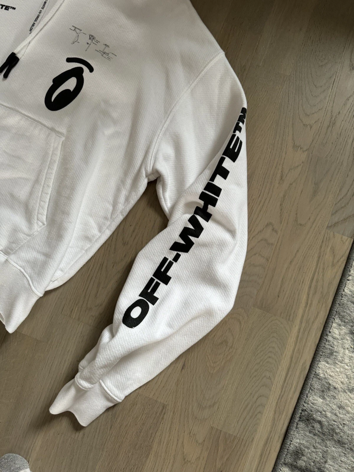 OFF WHITE Maglione con cappuccio da uomo bianco sporco taglia top in foto su nastro