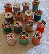 Lot Of 15 Vintage Wooden Spools Of Thread Assorted Coats & Clark Lily Talon ...