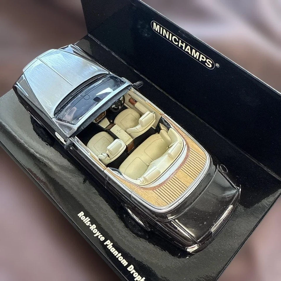 MINICHAMPS 1/43 Rolls-Royce Phantom Drophead Coupe Black Silver Diecast Model - Image 3 of 4