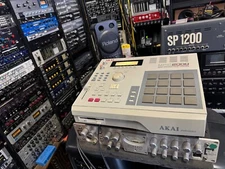 AKAI MPC2000 MPC 2000 / 32m / Floppy drive / pads, drum Original Clean ARMENS