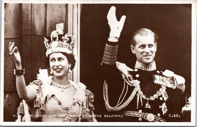 RPPC postcard - British Royals - Queen and Duke wave from the balcony