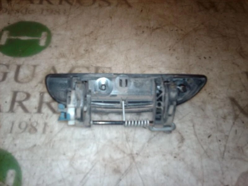 EXTERIOR RIGHT FRONT DOOR HANDLE FOR RENAULT MEGANE I BERLINA  