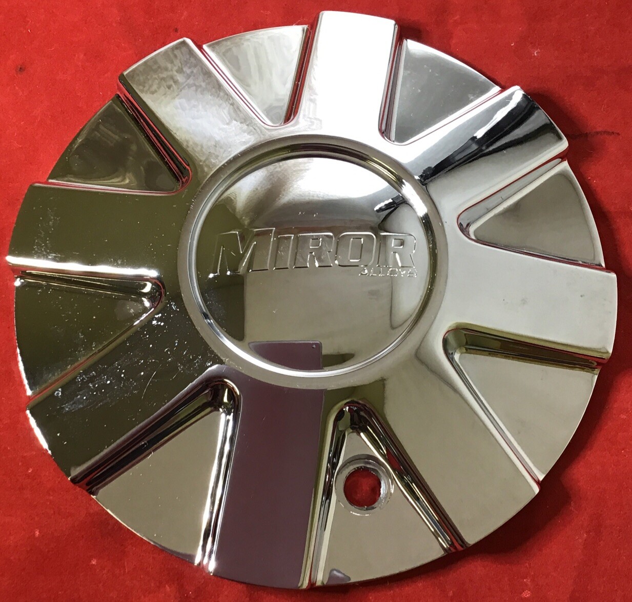 ONE USED MIROR ALLOYS CHROME CUSTOM WHEEL RIM CENTER CAP578L155  CAP 8480