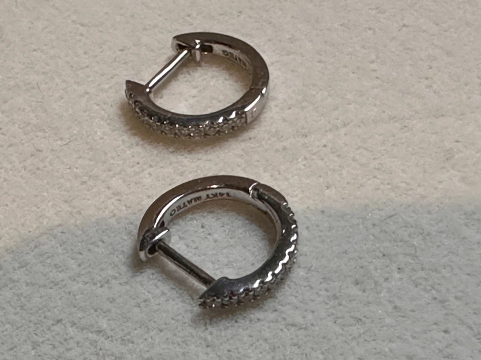 MATEO New York Diamond Huggie, oro blanco Foto 4 de 4