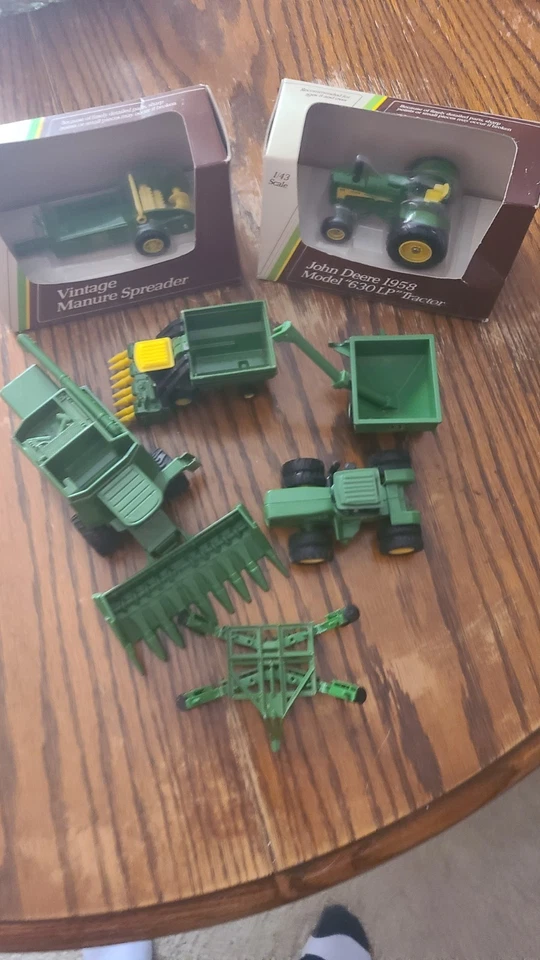 Ertl escala 1/46 y 1/64 Foto 2 de 4