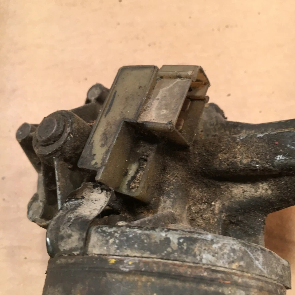 Оригинальный мотор стеклоочистителя ветрового стекла Triumph MG MGB LUCAS 75652B от оригинального производителя сентябрь 1969 г. - Изображение 3 из 4