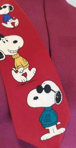 Charlie Brown Peanuts Snoopy Joe Cool 100% Silk Neck Tie 4"