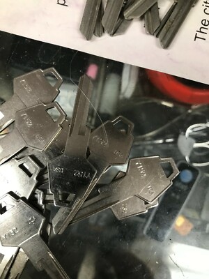 2004 Dodge Ram Key 2X UNCUT KEY BLANKS FOR CHRYSLER, DODGE, JEEP – EMERGENCY INSERT FOR KEY FOBS M3N40821302 Replacement Blade - Foto 9