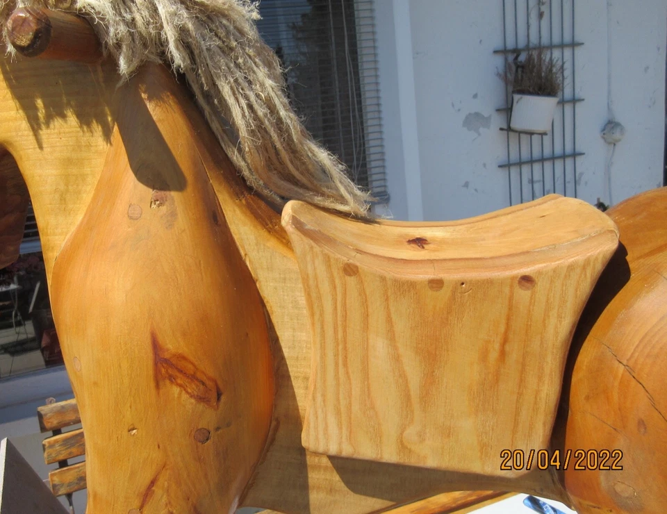 Schaukelpferd, Lindenholz geschnitzt, für Kinder ab ca. 3 J, Sattelhöhe ca 45 cm - Bild 4 von 4