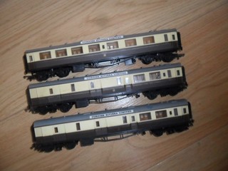Collection of Airfix Cornish Riviera Ltd Coaches for Hornby OO Gauge Sets