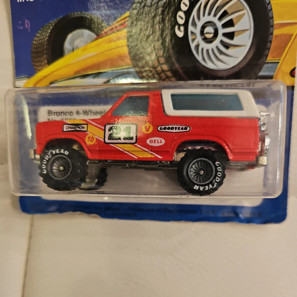 Hot Wheels Real Riders White Hub Bronco 4 ruedas #4355 ¡SIN PERFORAR! Foto 2 de 4