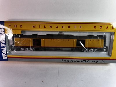 HO Scale 932-9291 Walthers Milwaukee Road Yellow Hiawatha Express Car NOS