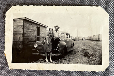 Incredible Couple By Vintage Auto Outside Temp Row Housing Original Found Photo