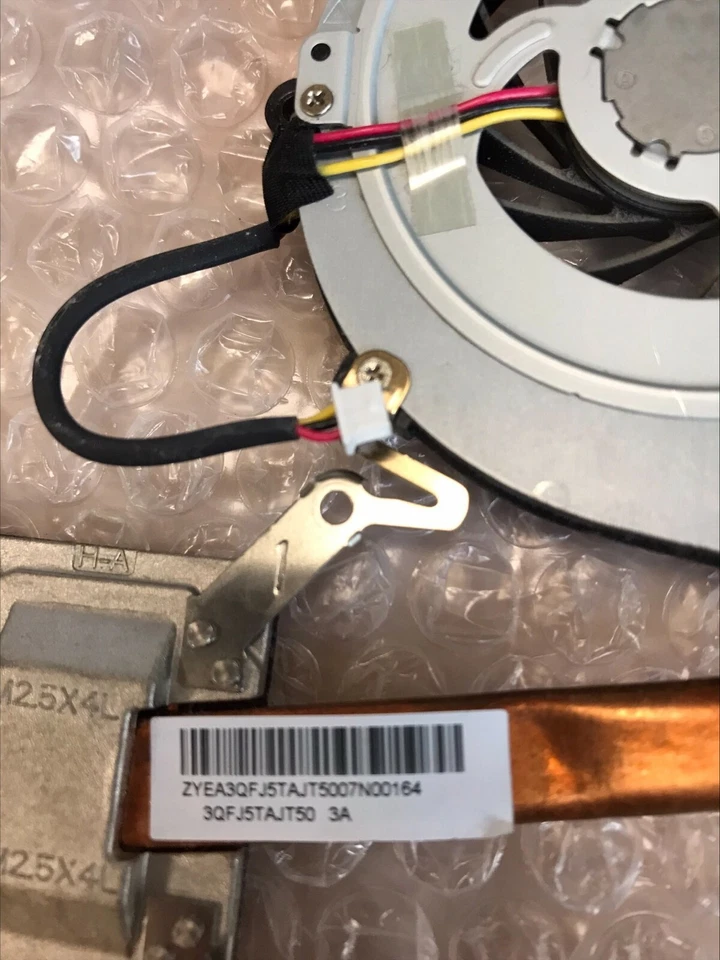 Fujitsu LifeBook S710 HEATSINK. - CP473755-01, CP473757-01 - Image 3 of 4