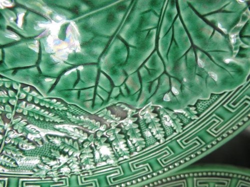 2 Antique Thomas Till Green Majolica Vine Leaf Plates 9¼" - Picture 9 of 11
