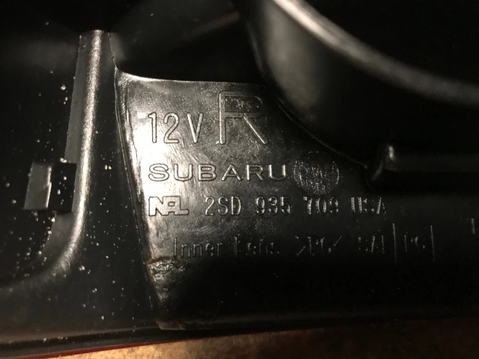 Luz trasera derecha/pasajero Subaru Legacy 2001 #19 OEM Foto 4 de 4