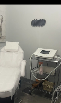 Cryoskin Revolution machine from Paris! New in box no hours!
