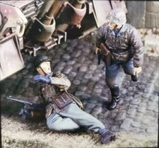 1/35 Scale WWII German 2 Soldiers Diorama Resin Kit Wounded & Medic Scene