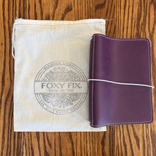 Foxy Fix No. Cuaderno de viaje 5 de cuero púrpura con bolsa antipolvo RARO